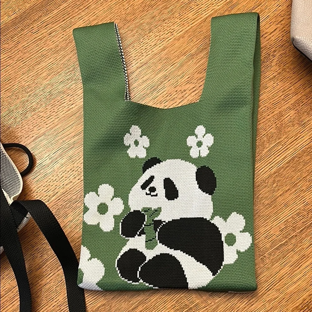 Heart and Panda Knit Bags - Picture 5 of 10